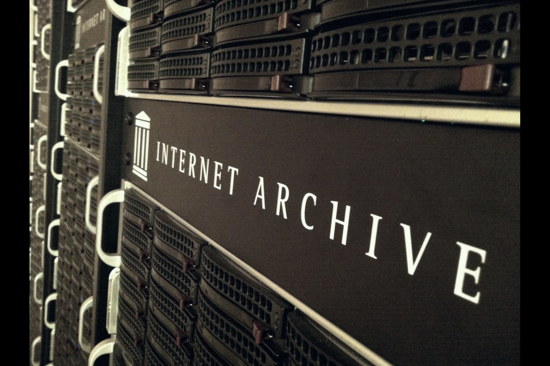 After a cyberattack, the Internet Archive returns as a read-only service